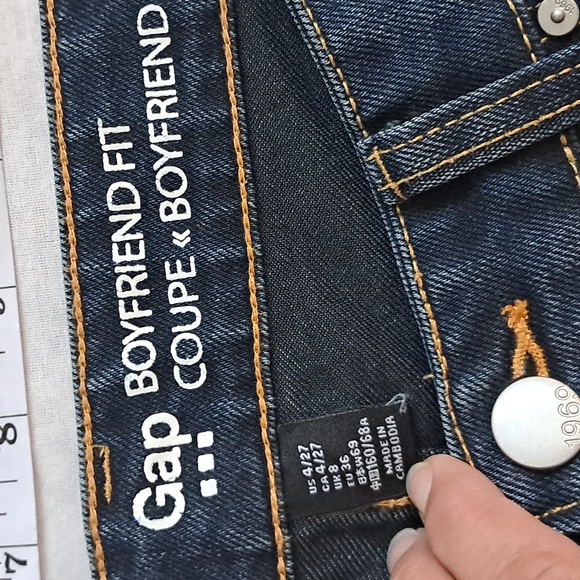 GAP Boyfriend Fit. Rolled Ankle. Size 4/27. - Picture 4 of 9